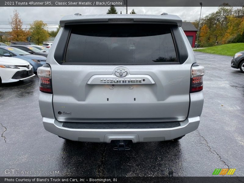 Classic Silver Metallic / Black/Graphite 2021 Toyota 4Runner SR5