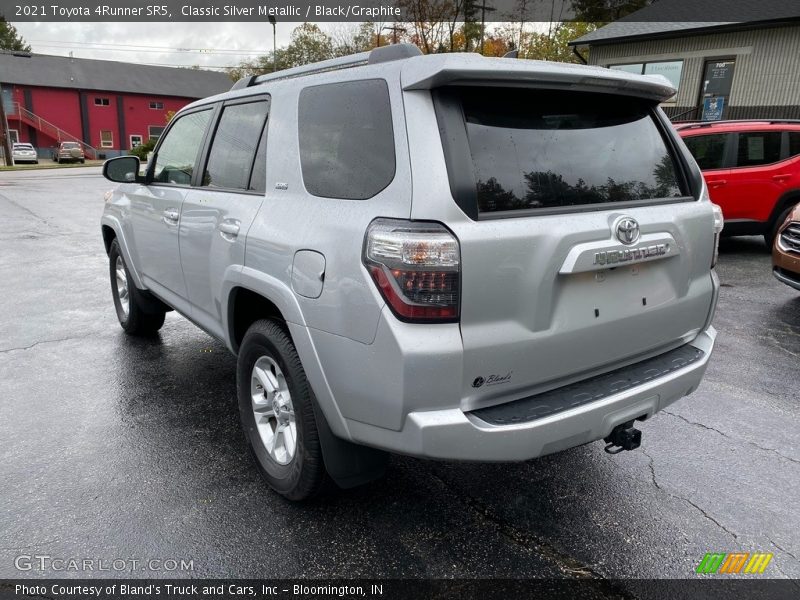 Classic Silver Metallic / Black/Graphite 2021 Toyota 4Runner SR5