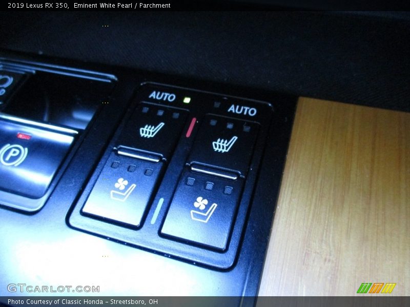 Eminent White Pearl / Parchment 2019 Lexus RX 350