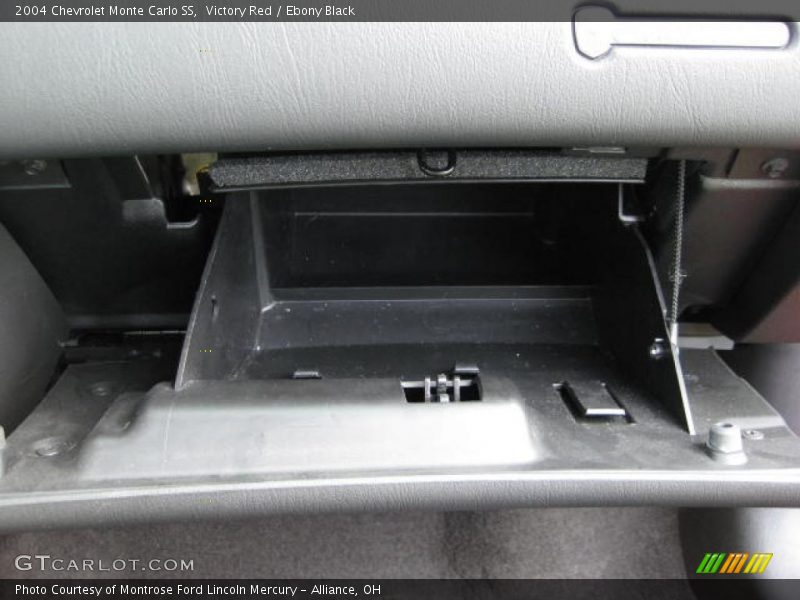 Victory Red / Ebony Black 2004 Chevrolet Monte Carlo SS