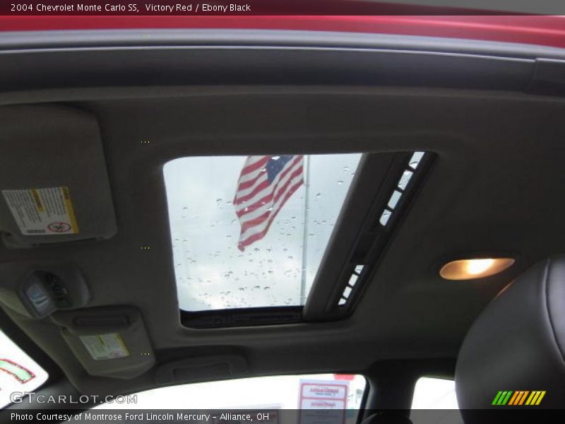 Victory Red / Ebony Black 2004 Chevrolet Monte Carlo SS