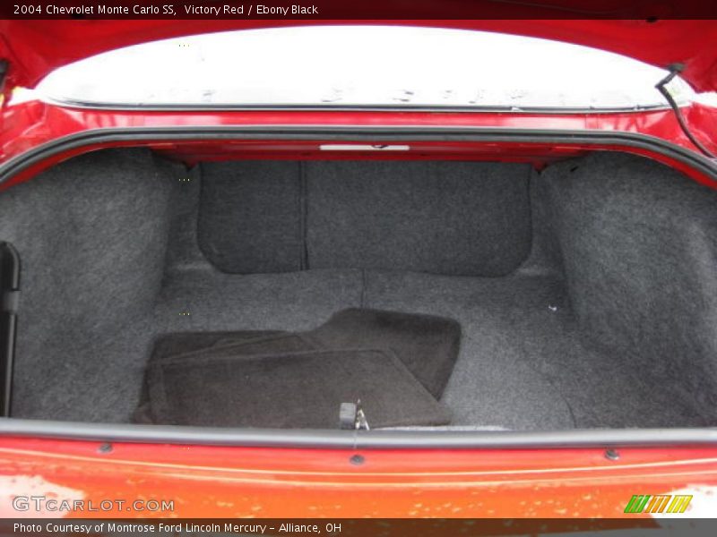 Victory Red / Ebony Black 2004 Chevrolet Monte Carlo SS
