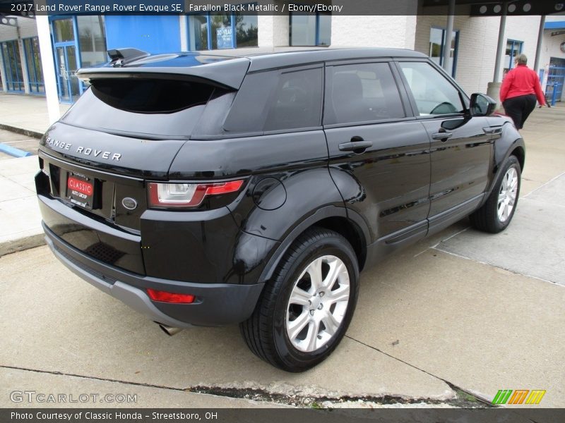 Farallon Black Metallic / Ebony/Ebony 2017 Land Rover Range Rover Evoque SE