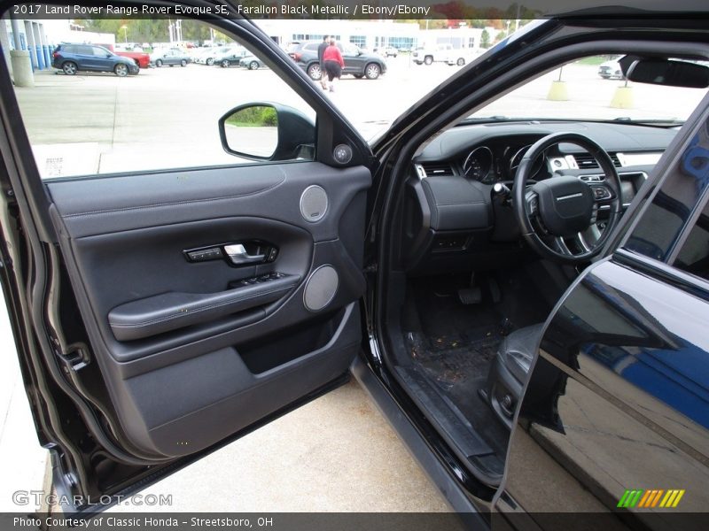 Farallon Black Metallic / Ebony/Ebony 2017 Land Rover Range Rover Evoque SE