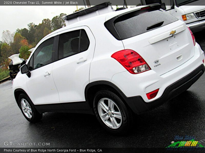 Summit White / Jet Black 2020 Chevrolet Trax LS