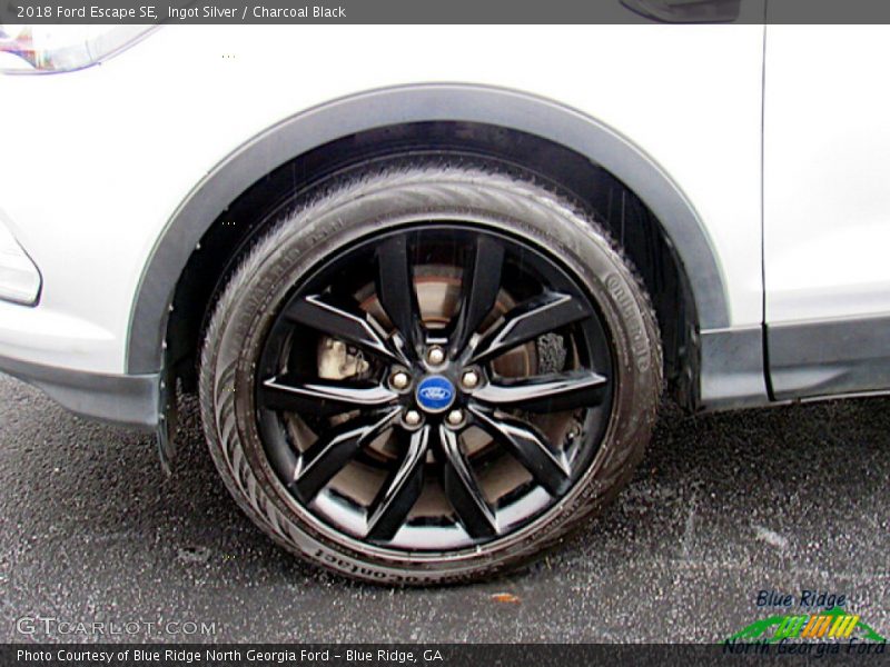 Ingot Silver / Charcoal Black 2018 Ford Escape SE