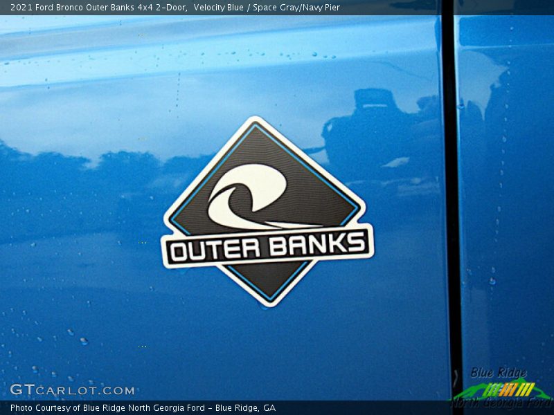 Velocity Blue / Space Gray/Navy Pier 2021 Ford Bronco Outer Banks 4x4 2-Door