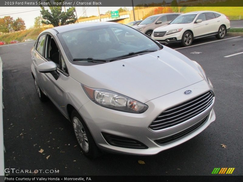 Ingot Silver / Charcoal Black 2019 Ford Fiesta S Sedan