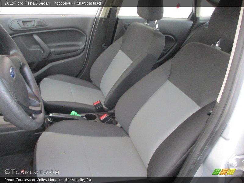 Ingot Silver / Charcoal Black 2019 Ford Fiesta S Sedan