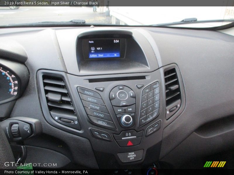 Ingot Silver / Charcoal Black 2019 Ford Fiesta S Sedan
