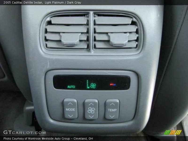 Light Platinum / Dark Gray 2005 Cadillac DeVille Sedan