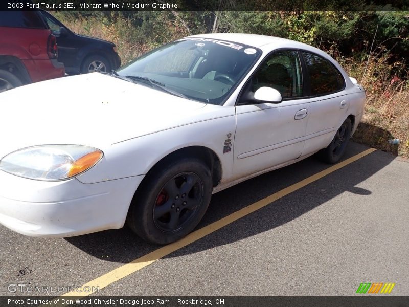 Vibrant White / Medium Graphite 2003 Ford Taurus SES