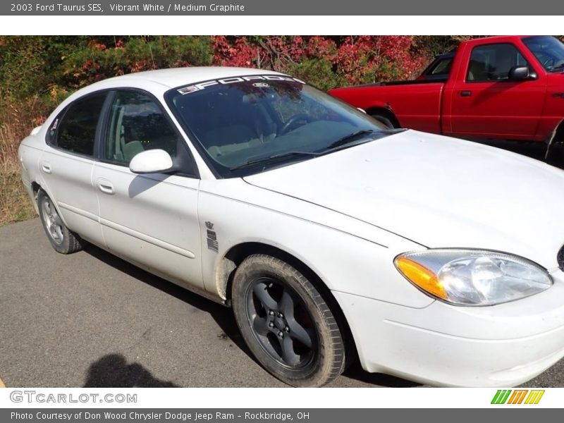 Vibrant White / Medium Graphite 2003 Ford Taurus SES