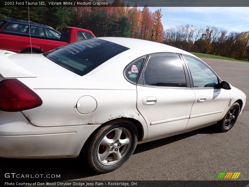 Vibrant White / Medium Graphite 2003 Ford Taurus SES