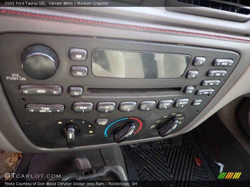 Vibrant White / Medium Graphite 2003 Ford Taurus SES