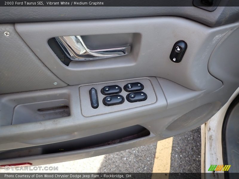 Vibrant White / Medium Graphite 2003 Ford Taurus SES