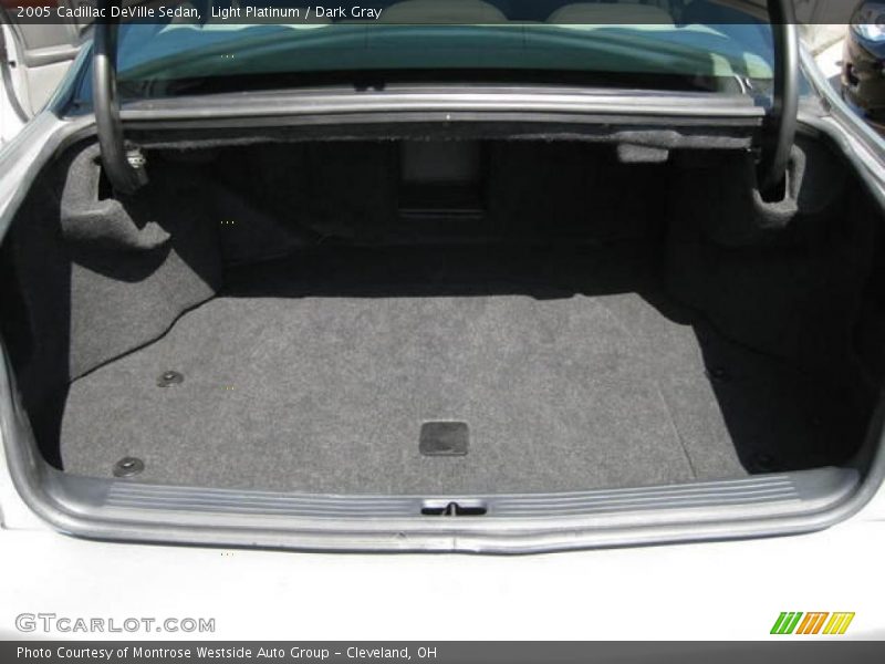 Light Platinum / Dark Gray 2005 Cadillac DeVille Sedan