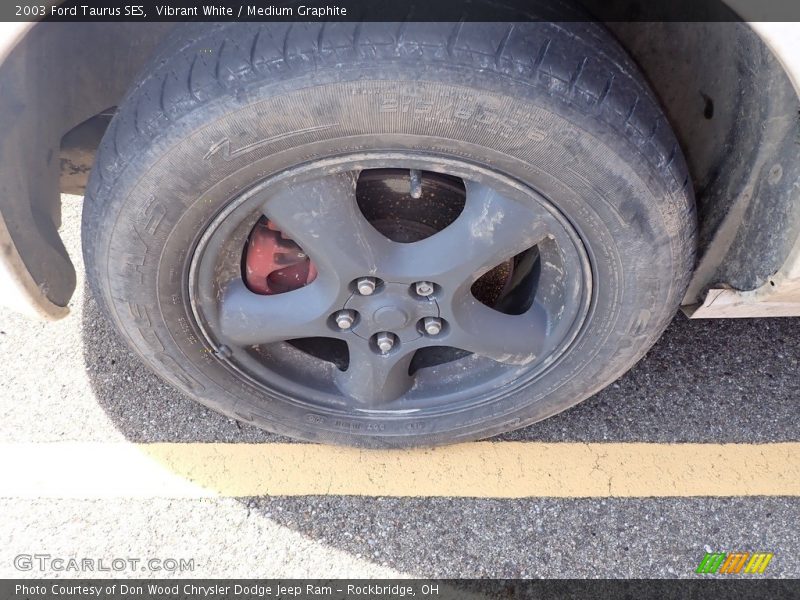 Vibrant White / Medium Graphite 2003 Ford Taurus SES