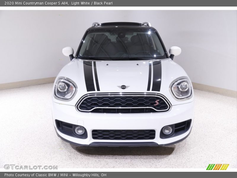 Light White / Black Pearl 2020 Mini Countryman Cooper S All4