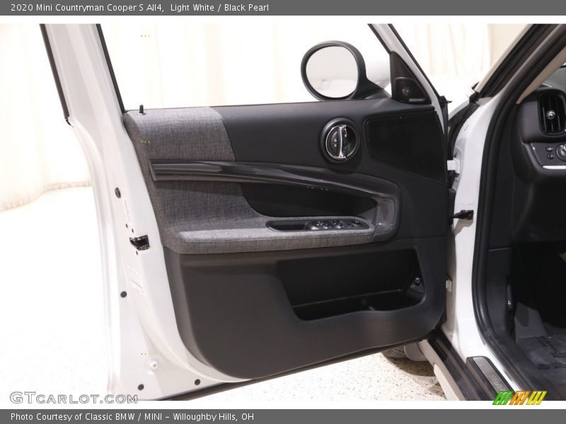 Light White / Black Pearl 2020 Mini Countryman Cooper S All4