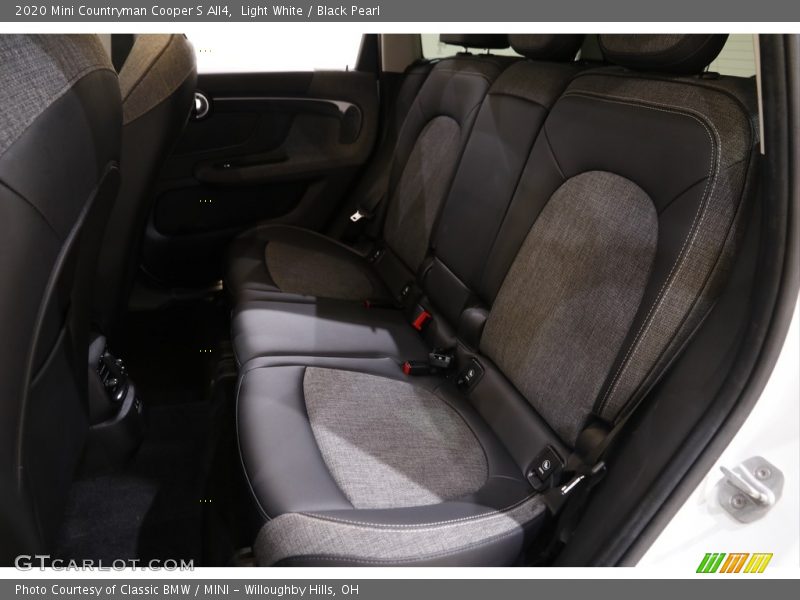Light White / Black Pearl 2020 Mini Countryman Cooper S All4