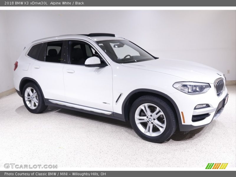 Alpine White / Black 2018 BMW X3 xDrive30i