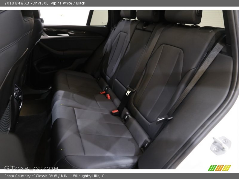 Alpine White / Black 2018 BMW X3 xDrive30i