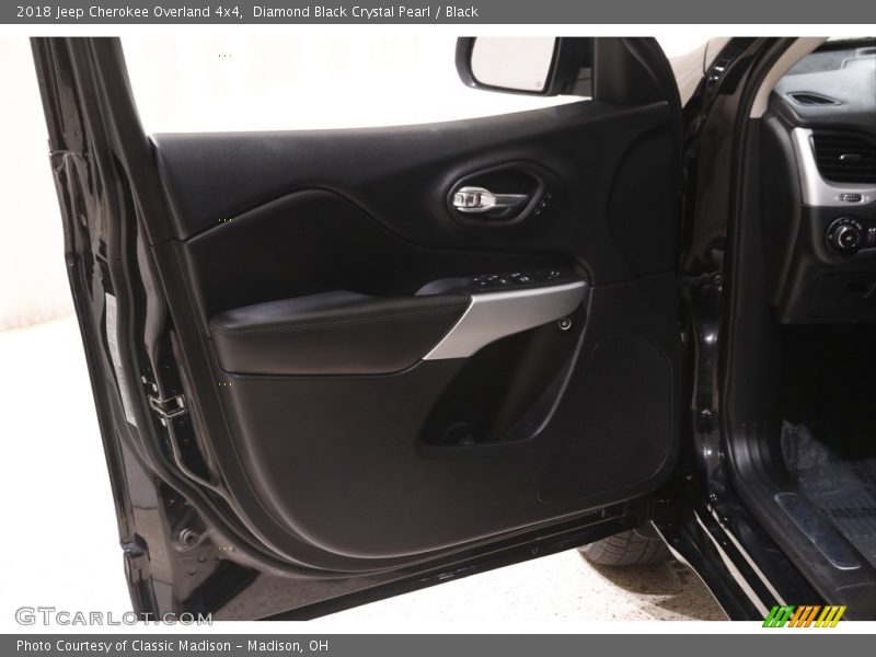 Diamond Black Crystal Pearl / Black 2018 Jeep Cherokee Overland 4x4