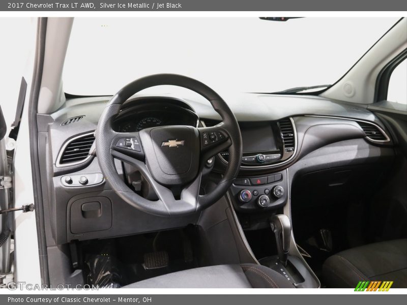 Silver Ice Metallic / Jet Black 2017 Chevrolet Trax LT AWD