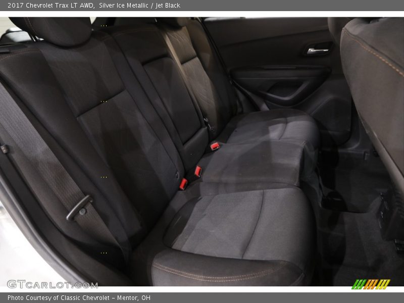 Silver Ice Metallic / Jet Black 2017 Chevrolet Trax LT AWD