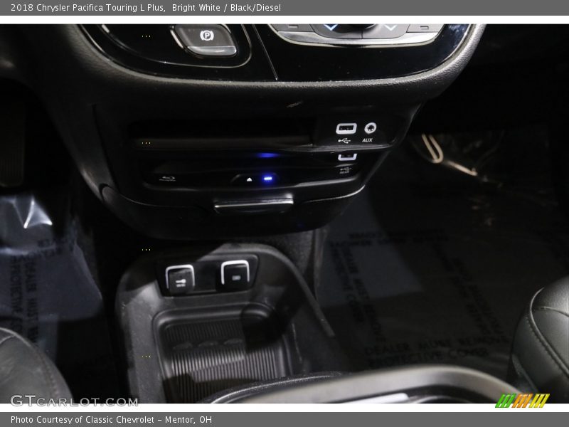 Bright White / Black/Diesel 2018 Chrysler Pacifica Touring L Plus