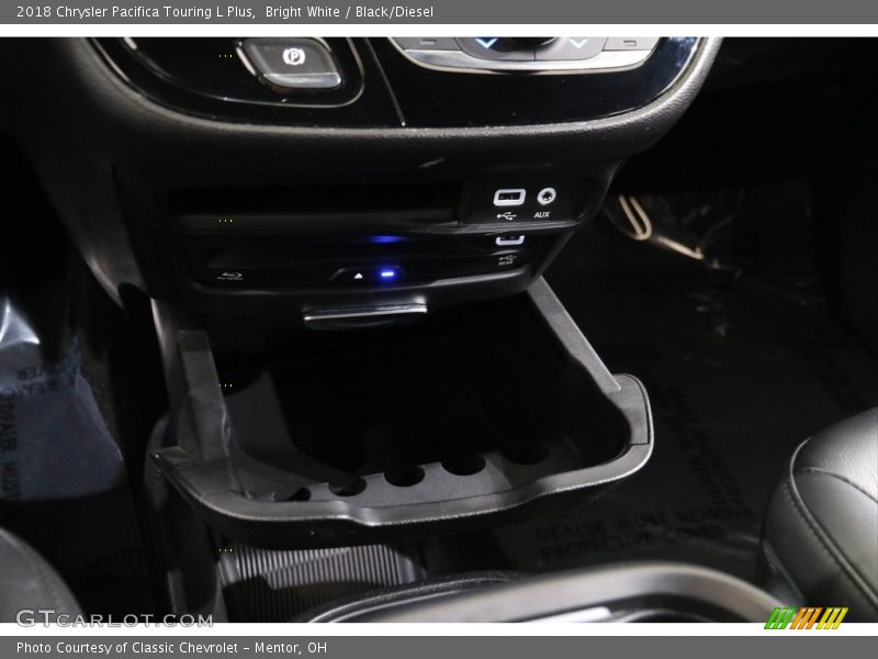 Bright White / Black/Diesel 2018 Chrysler Pacifica Touring L Plus