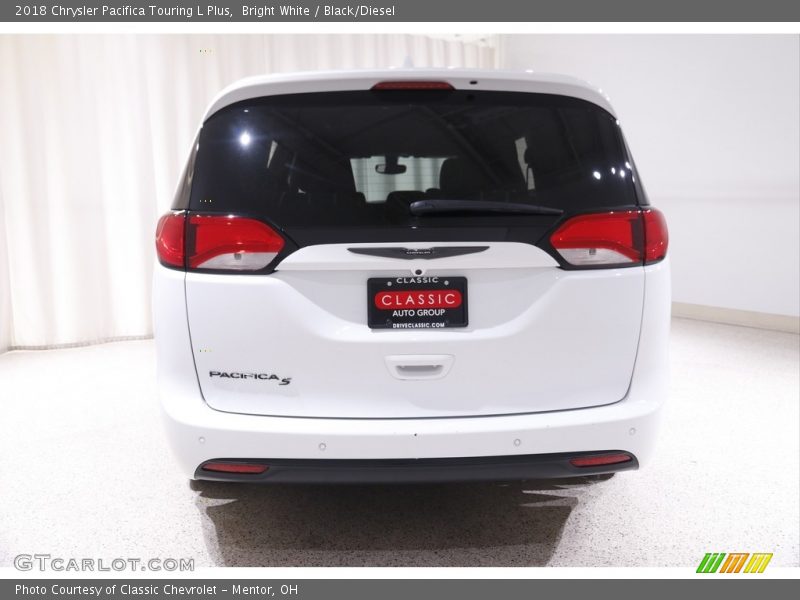 Bright White / Black/Diesel 2018 Chrysler Pacifica Touring L Plus