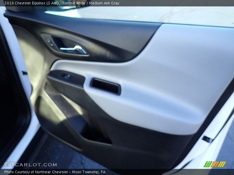Summit White / Medium Ash Gray 2019 Chevrolet Equinox LS AWD