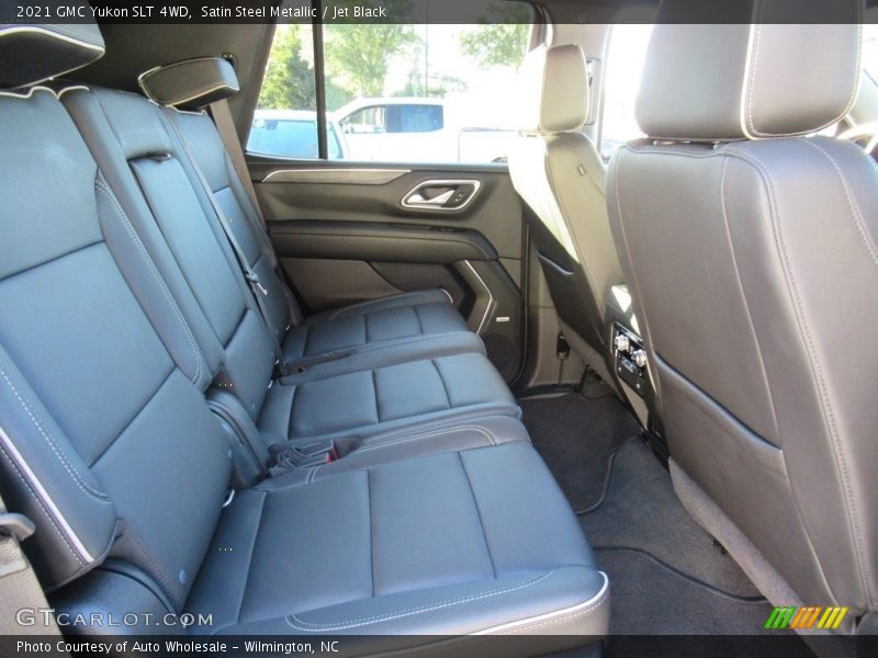 Satin Steel Metallic / Jet Black 2021 GMC Yukon SLT 4WD