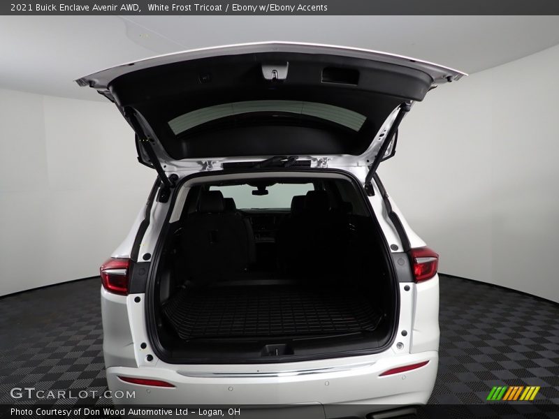 White Frost Tricoat / Ebony w/Ebony Accents 2021 Buick Enclave Avenir AWD