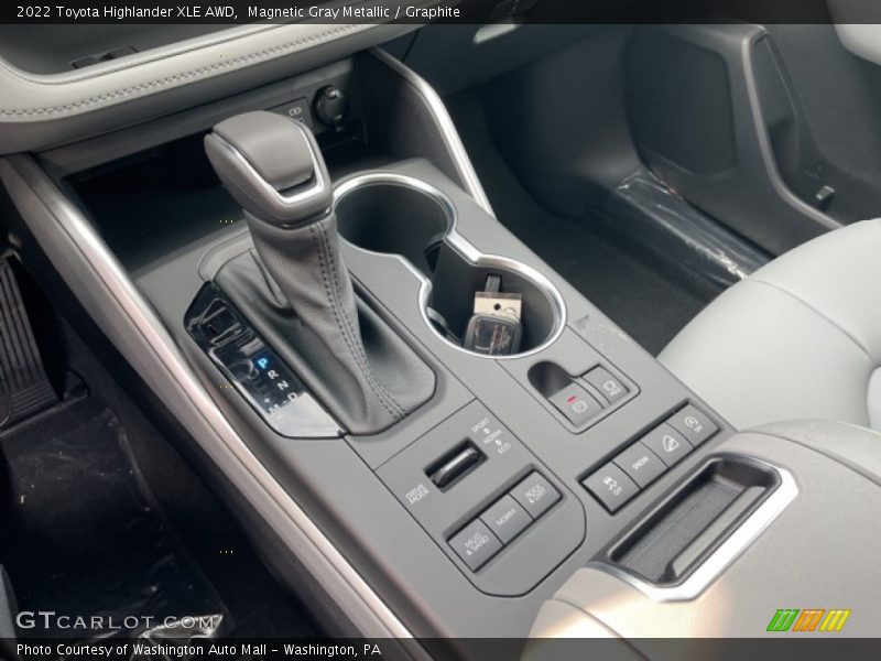  2022 Highlander XLE AWD 8 Speed Automatic Shifter
