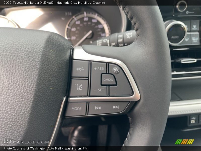  2022 Highlander XLE AWD Steering Wheel