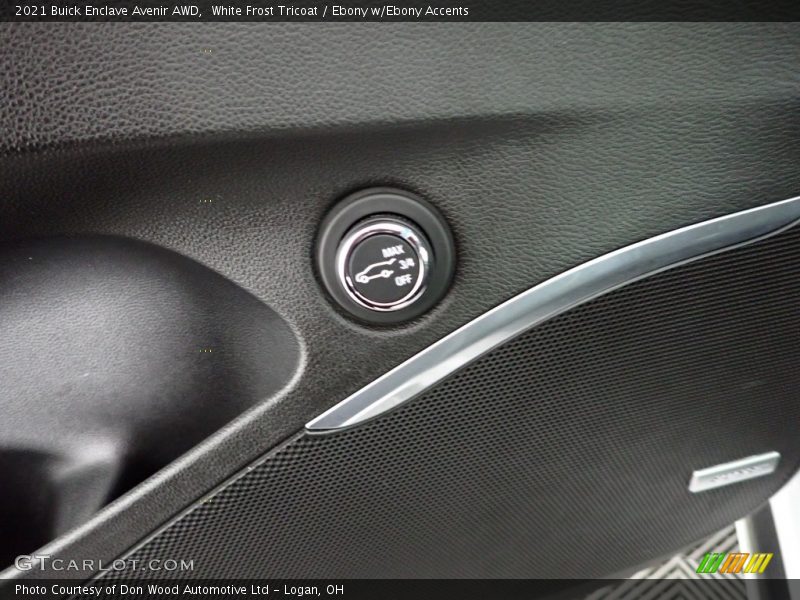 White Frost Tricoat / Ebony w/Ebony Accents 2021 Buick Enclave Avenir AWD