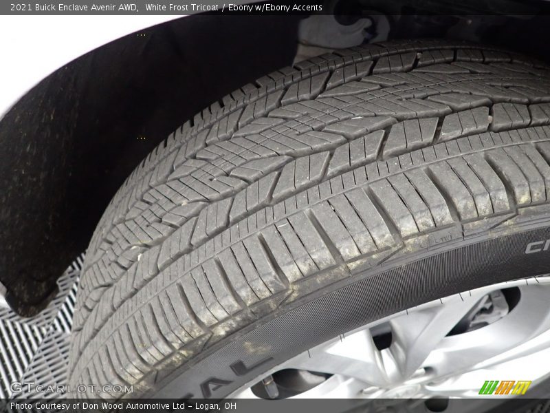 White Frost Tricoat / Ebony w/Ebony Accents 2021 Buick Enclave Avenir AWD