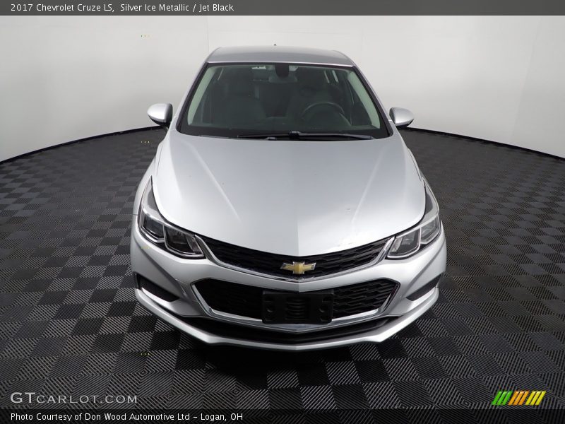 Silver Ice Metallic / Jet Black 2017 Chevrolet Cruze LS