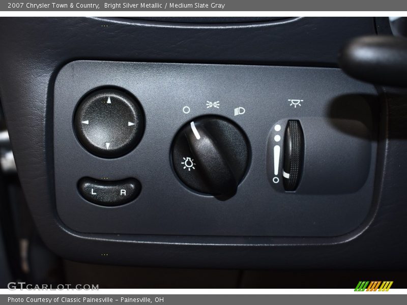 Bright Silver Metallic / Medium Slate Gray 2007 Chrysler Town & Country