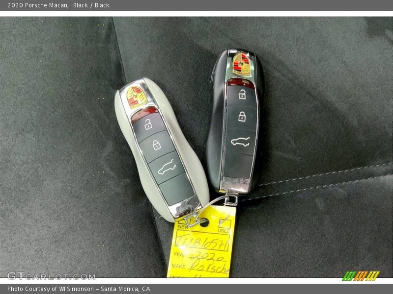 Keys of 2020 Macan 