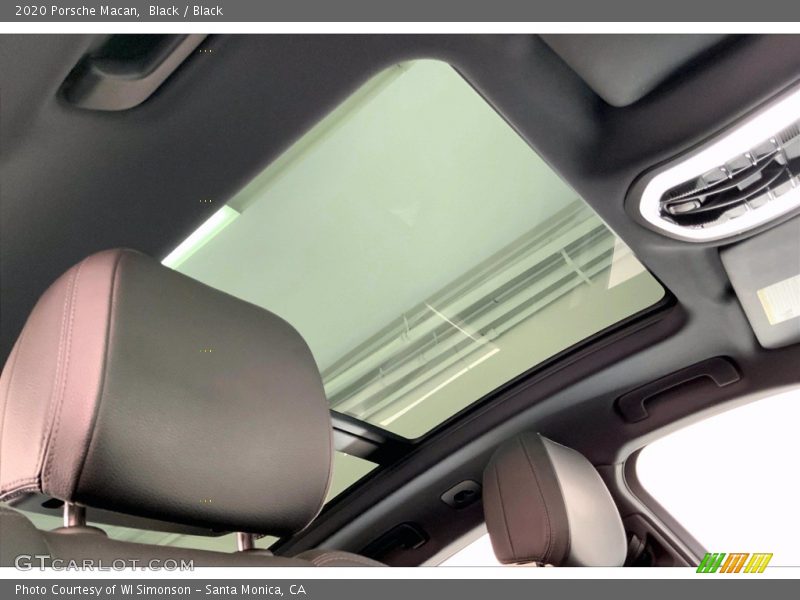 Sunroof of 2020 Macan 