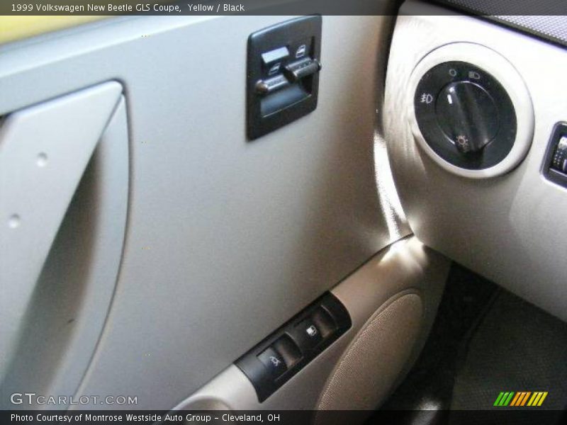 Yellow / Black 1999 Volkswagen New Beetle GLS Coupe