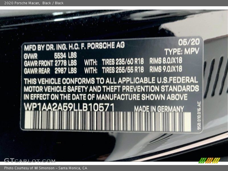 Black / Black 2020 Porsche Macan