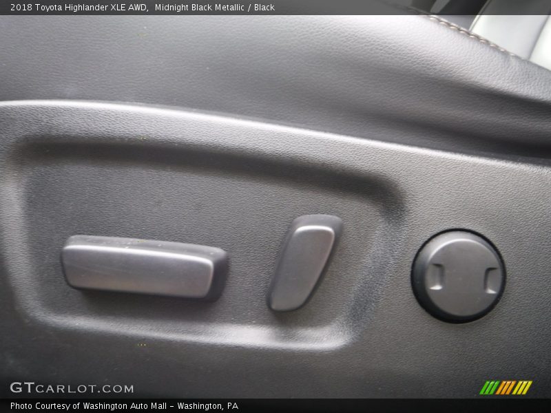 Midnight Black Metallic / Black 2018 Toyota Highlander XLE AWD