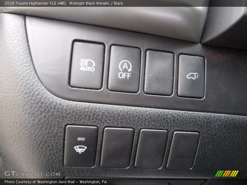 Midnight Black Metallic / Black 2018 Toyota Highlander XLE AWD