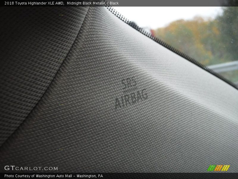 Midnight Black Metallic / Black 2018 Toyota Highlander XLE AWD