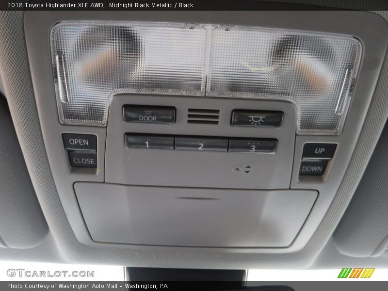Midnight Black Metallic / Black 2018 Toyota Highlander XLE AWD